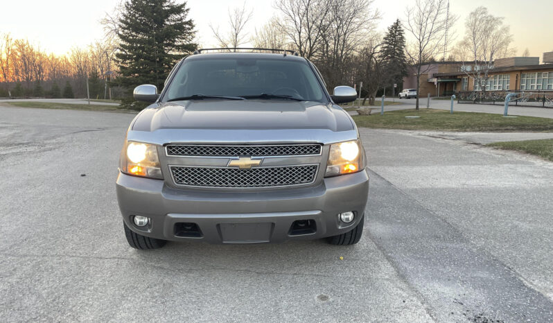 2009 Chevrolet Avalanche 4×4 ONLY 145K full