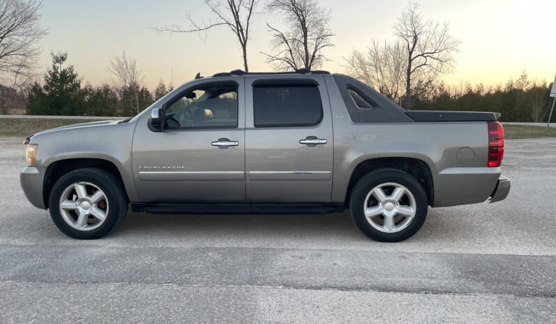 2009 Chevrolet Avalanche 4×4 ONLY 145K full