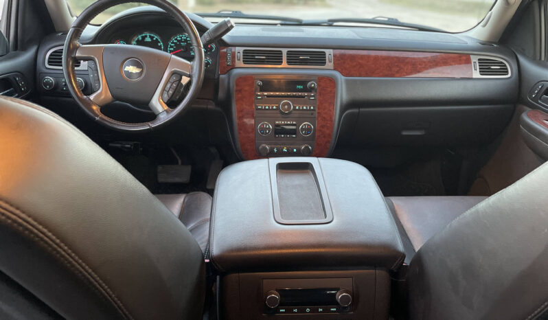2009 Chevrolet Avalanche 4×4 ONLY 145K full