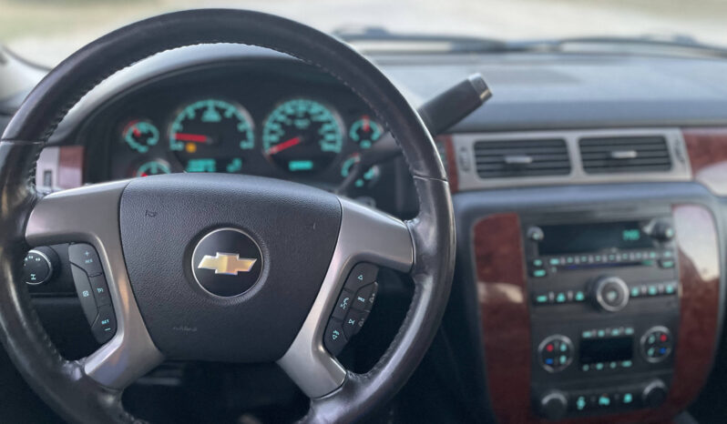 2009 Chevrolet Avalanche 4×4 ONLY 145K full