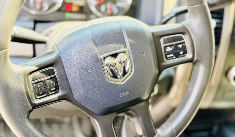 2012 Ram 2500 Crew Cab ONLY 139k KMS 4X4 full