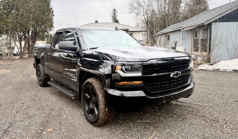 2017 Chevrolet Silverado 1500 Double Cab 4X4 Z71 275K KMS full